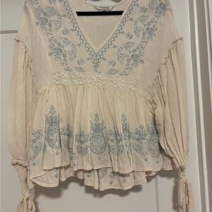American Eagle Cream Ruffled 3/4 Sleeve Blouse